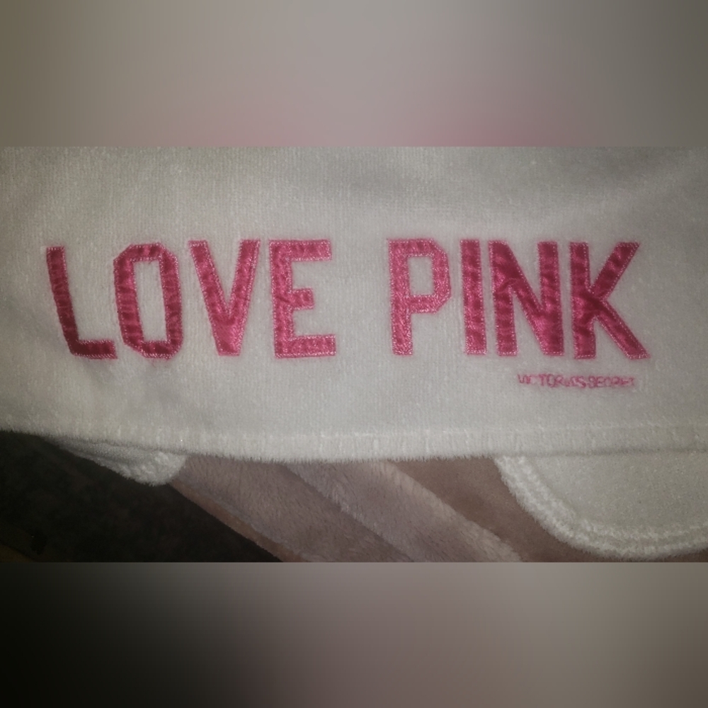 PINK Victoria's Secret White Towel with Pink Tag With Front Pocket